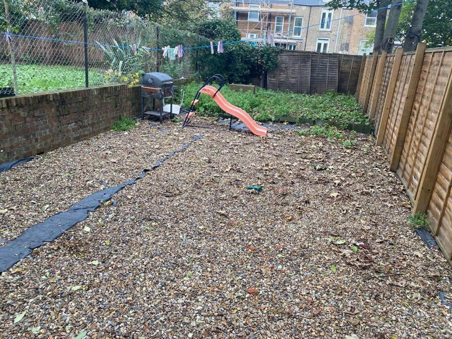 Spacious 2 Bedroom Flat London Exterior photo